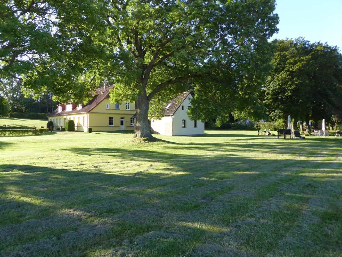 Ferienhaus Gut Rattelvitz Insel Ruegen 깅슈트 외부 사진