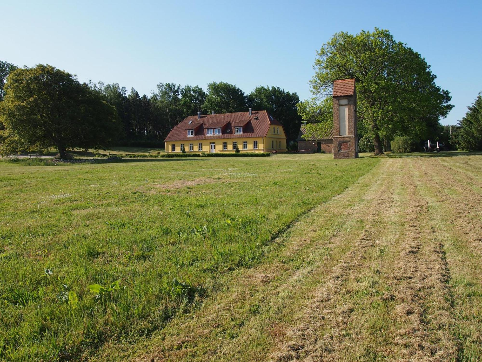 Ferienhaus Gut Rattelvitz Insel Ruegen 깅슈트 외부 사진