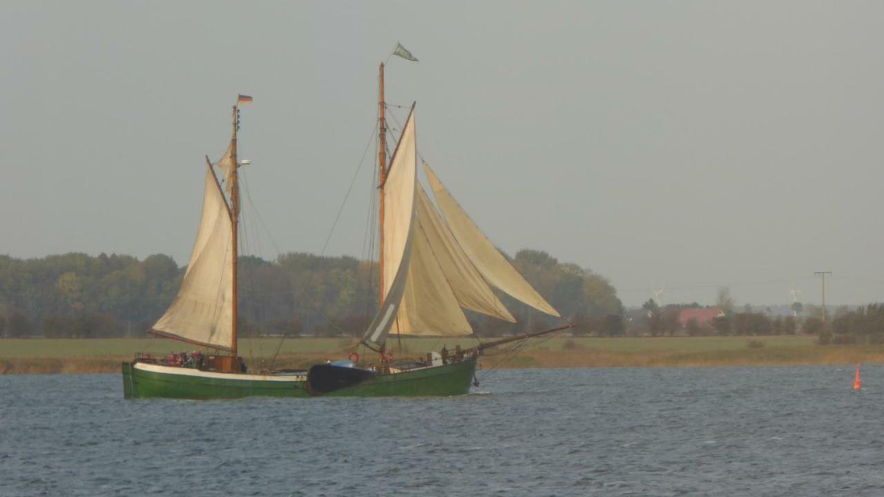 Ferienhaus Gut Rattelvitz Insel Ruegen 깅슈트 외부 사진